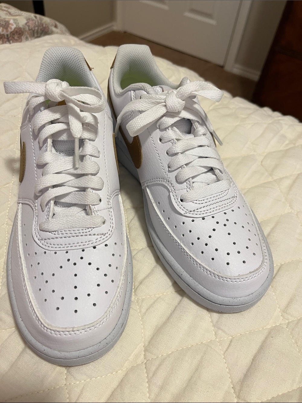 Nike Court Vision Low - white/gold 7 - Picture 4 of 7